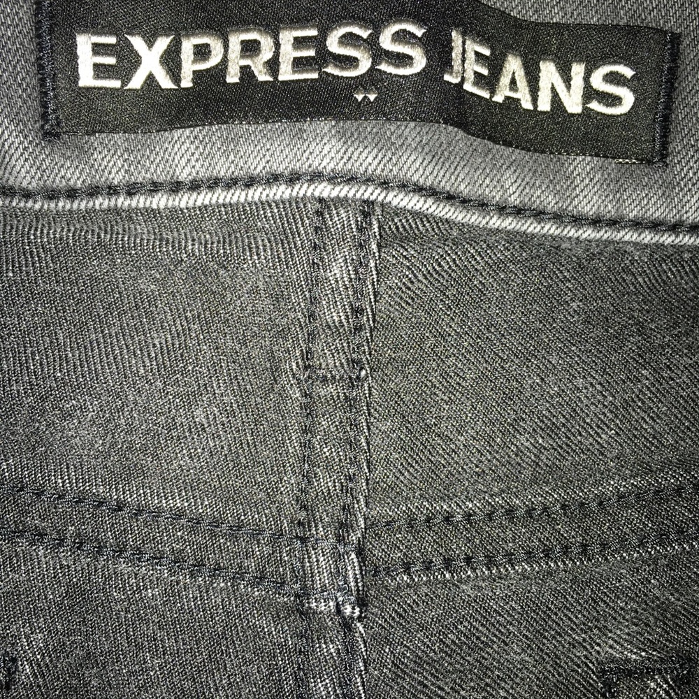 EXPRESS SHORTS - Picture 3 of 4